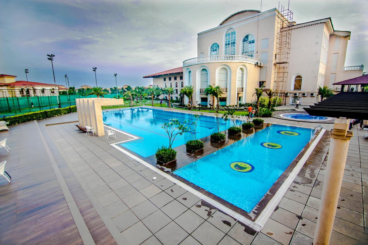 Club Paraiso Rāipur Buitenkant foto