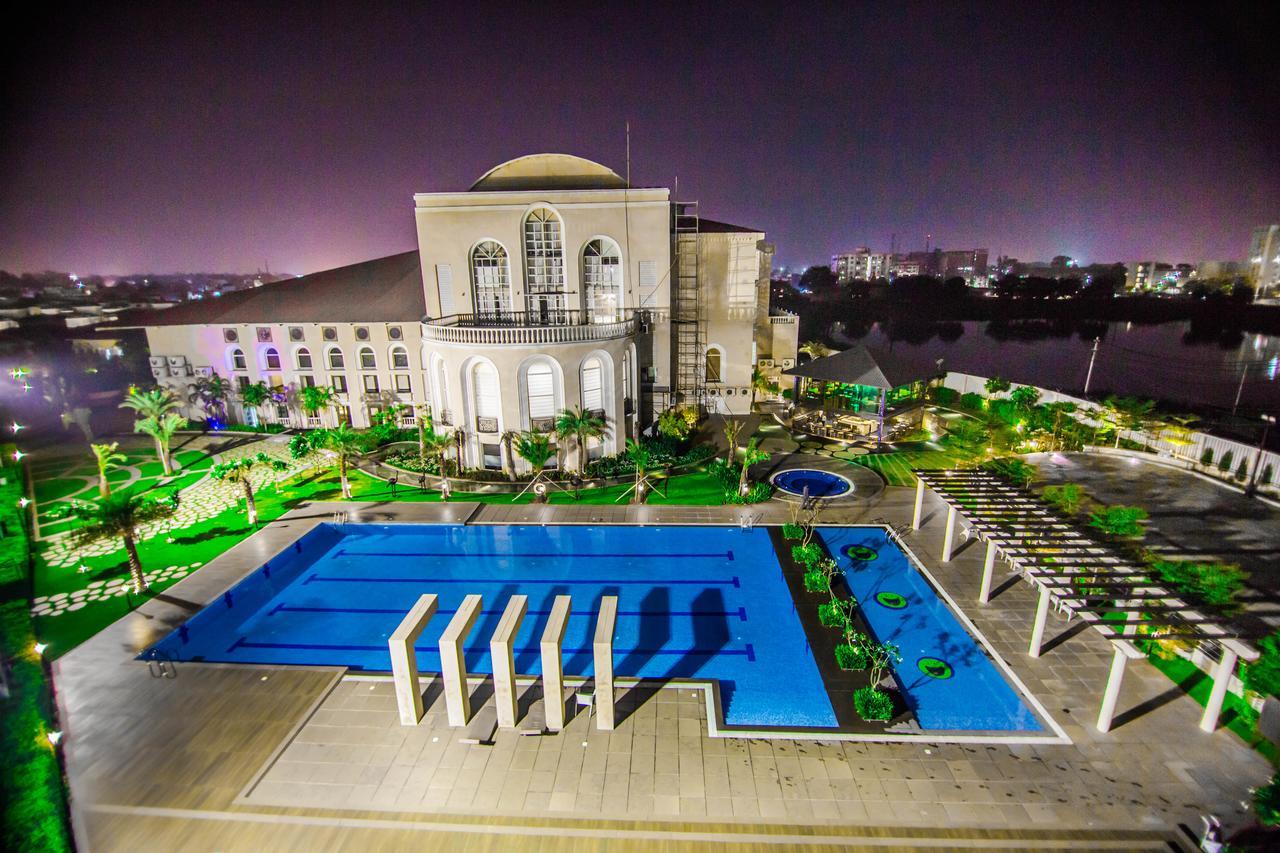 Club Paraiso Rāipur Buitenkant foto