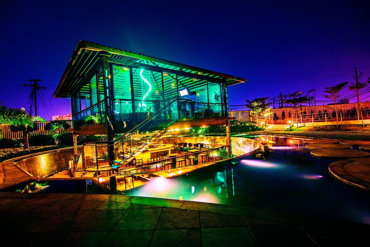Club Paraiso Rāipur Buitenkant foto