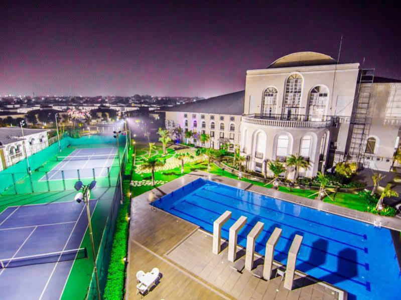 Club Paraiso Rāipur Buitenkant foto